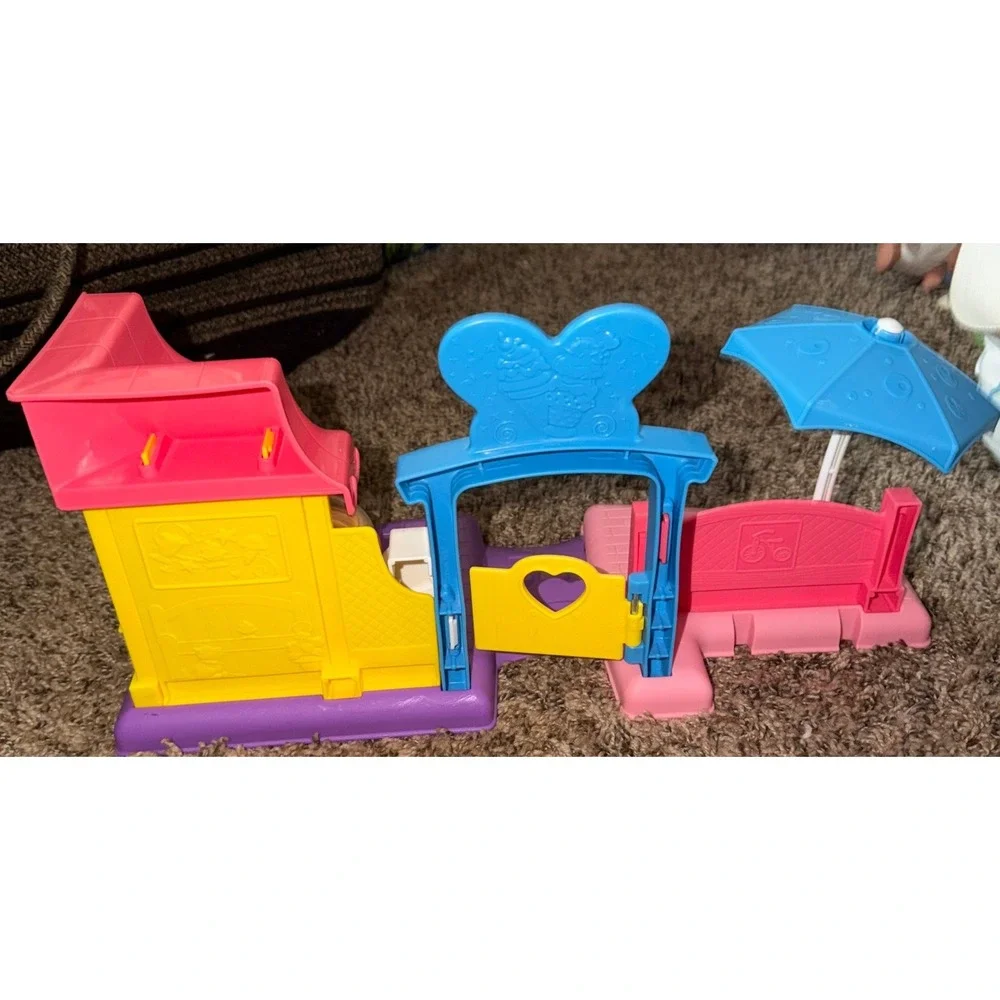 Fisher-Price Little People Ice Cream Shop Playset (2)